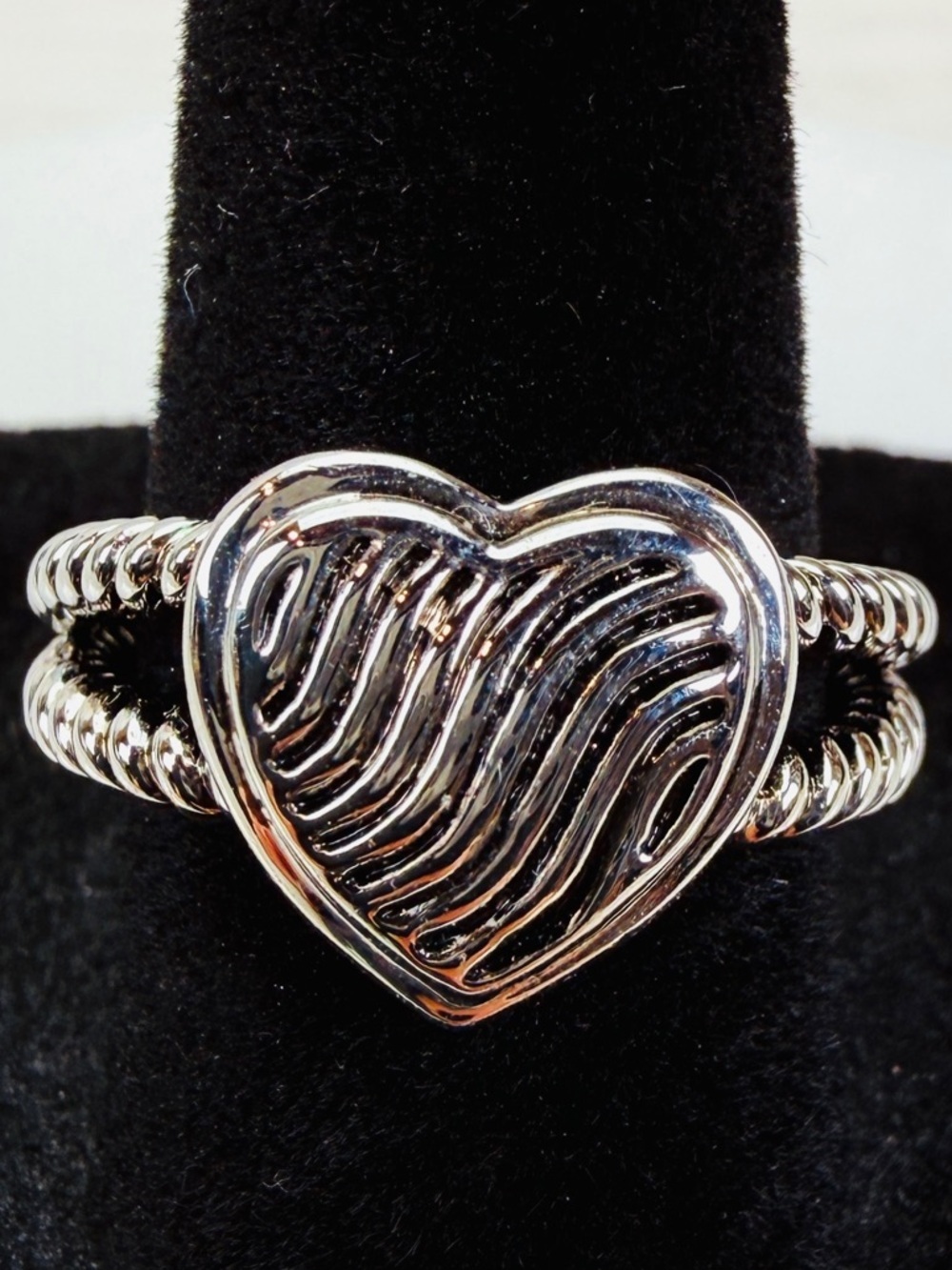 Aged Silvertone etched heart ring size 7 3/4
